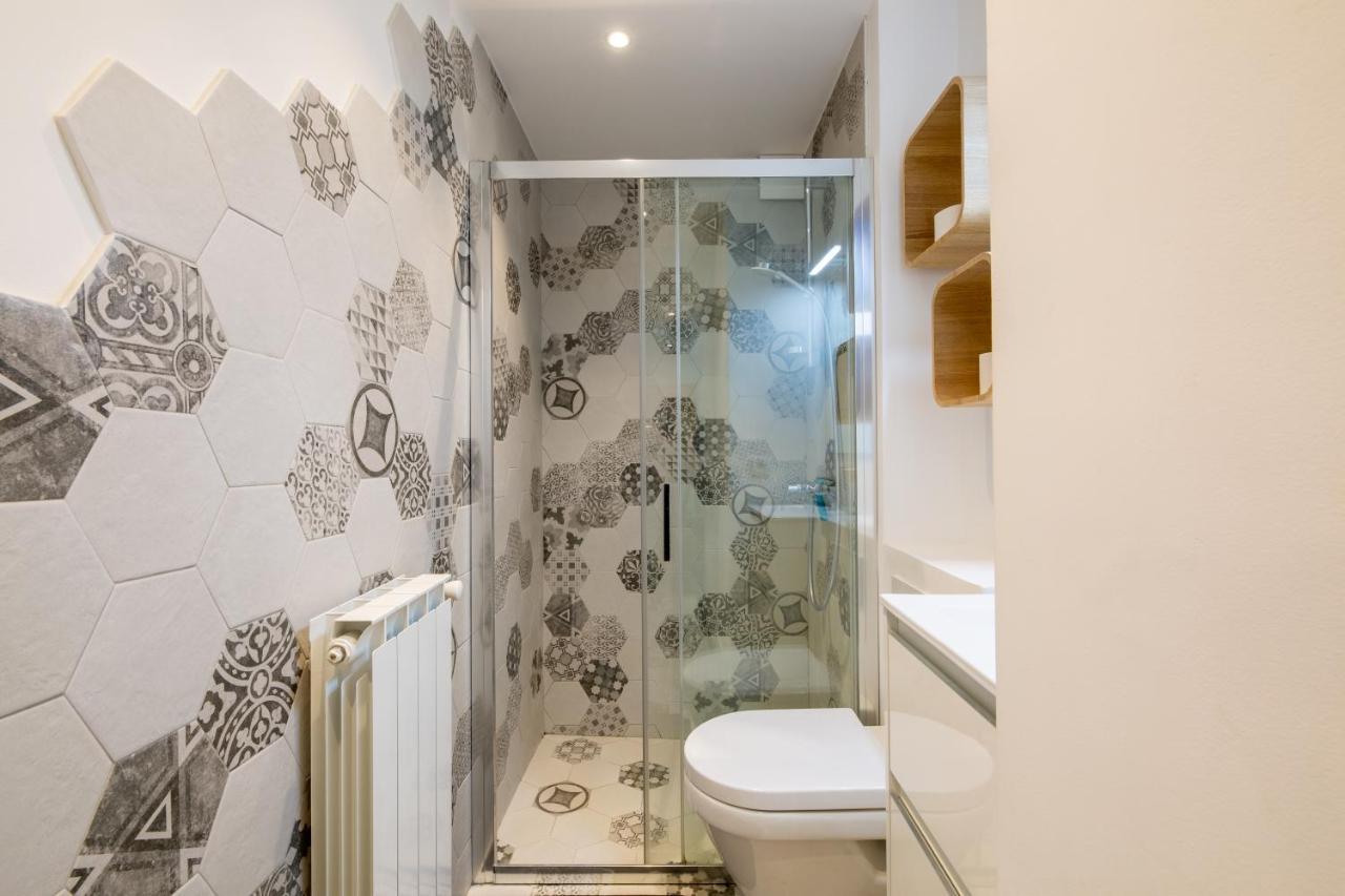 Meuble 2 Etoiles, Wifi, A 2 Pas Des Plages Frejus Exterior photo